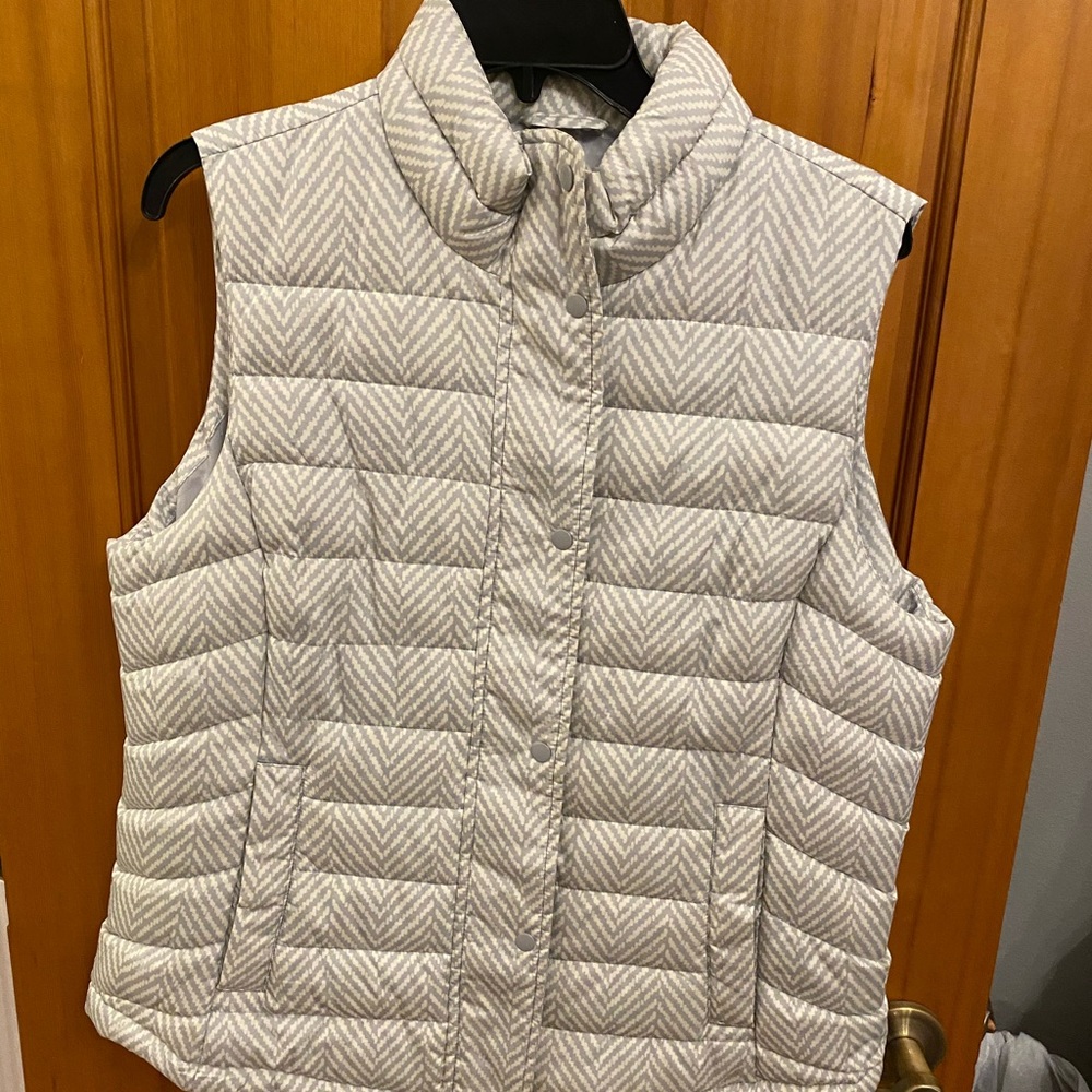 Gap puffer vest